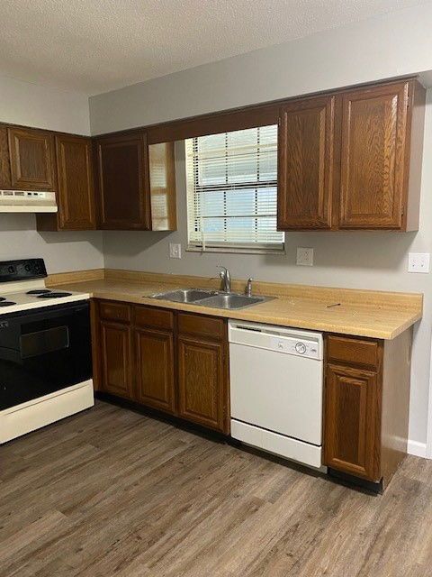 Building Photo - 2 Georgetown Dr