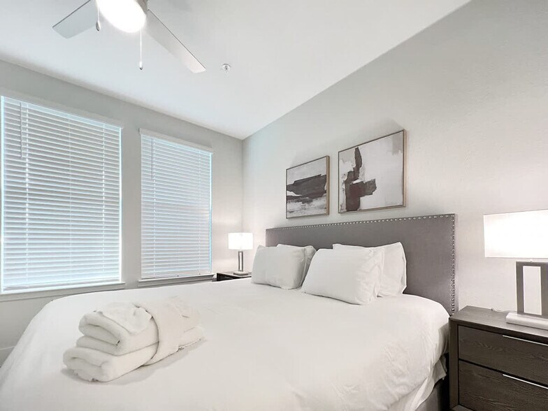 Building Photo - 8901 Bertha Palmer Blvd