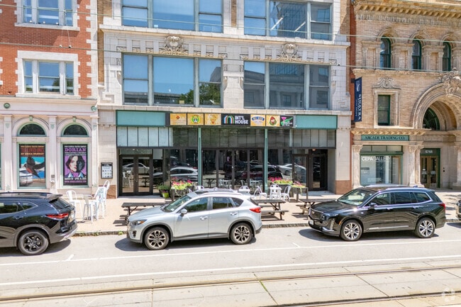 Building Photo - 625 Main Street