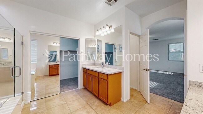 Building Photo - 43448 Askew Dr