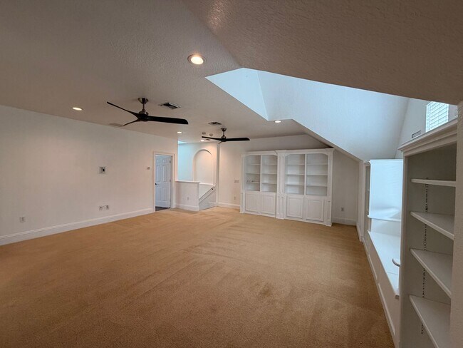 Building Photo - Luxury Windermere Home | 5 Bed 4.5 Bath La...