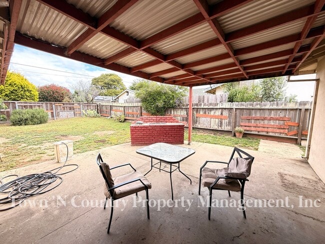 Building Photo - Nice 3 Bedroom, 2 Bath Located in North Salinas!