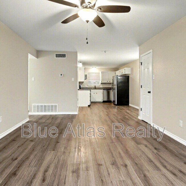 Building Photo - 225 Bryan St