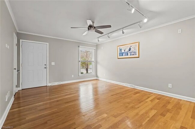 Building Photo - 1629 Ardsley St