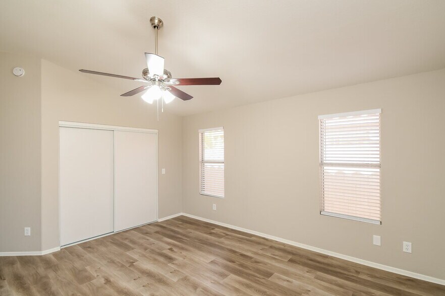 Building Photo - 1266 E Sierra Madre Ave
