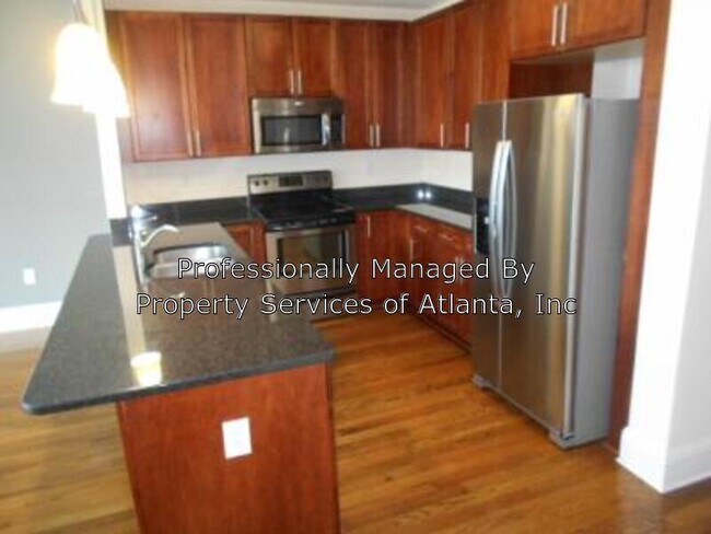 Building Photo - 943 N Ormewood Park Dr SE