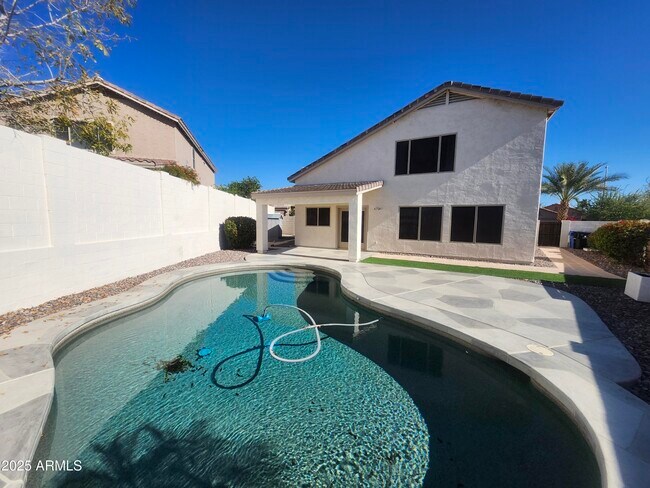 Building Photo - 15846 S 17th Ln