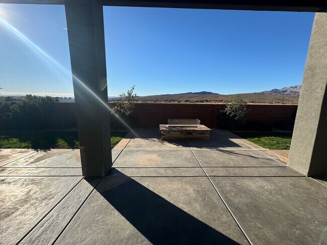 Building Photo - Home in Anasazi Vista neighborhood.