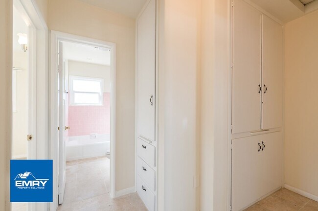 Building Photo - 11609 Lugo Park Ave