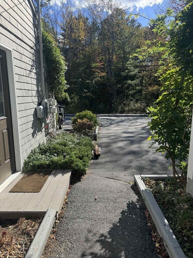 Building Photo - 3BR RANCH BRUNSWICK SEASONAL FURNISHED