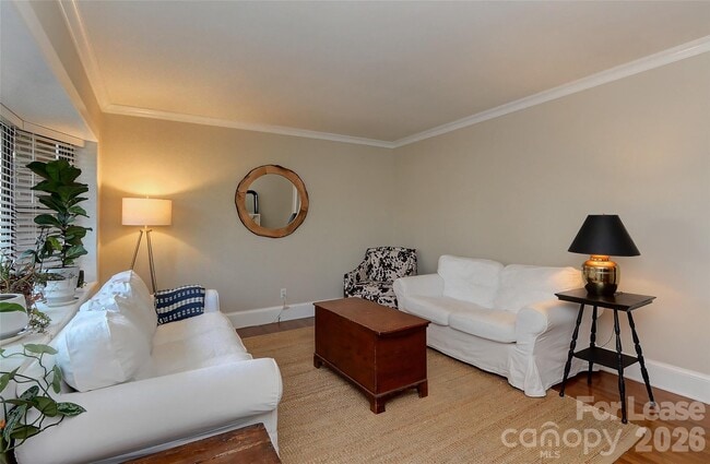 Building Photo - 1308 Mockingbird Ln