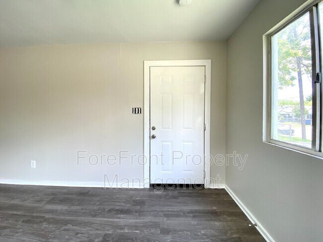 Building Photo - 1445 Delgado St