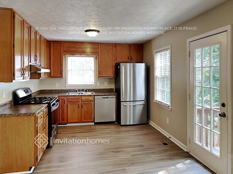 Building Photo - 386 Nottingham Dr