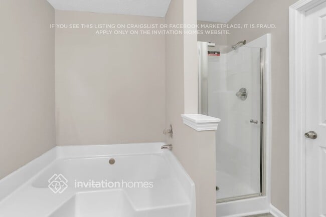 Building Photo - 6017 Happy Trails Ct