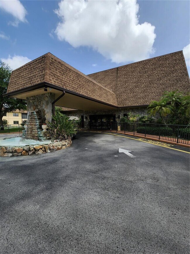 Primary Photo - 300 Berkley Rd