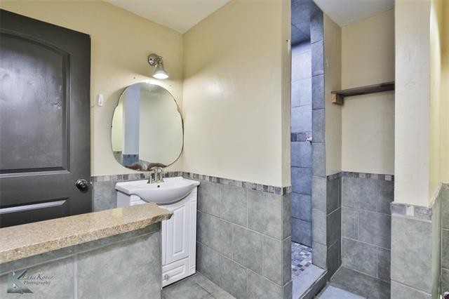 Building Photo - 609 Sunset Dr