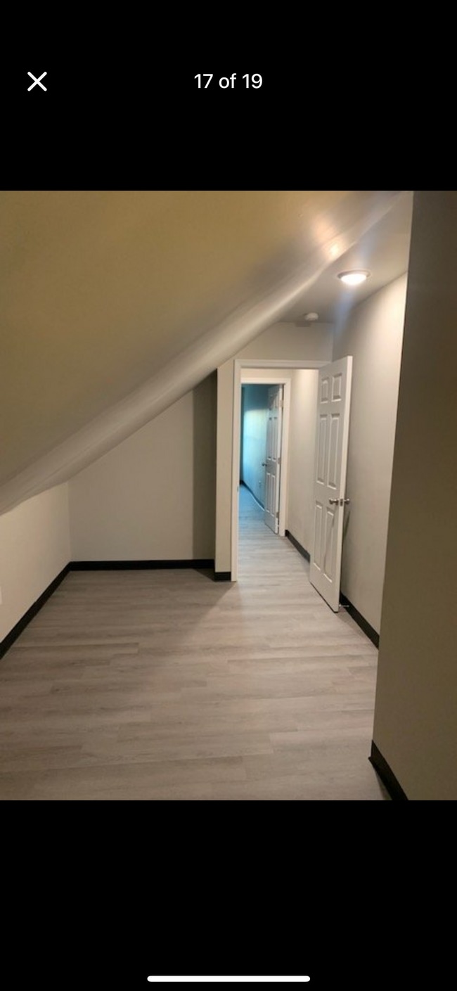 Building Photo - 639 E Middle St