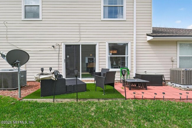 Building Photo - 805 Old Bridge Rd