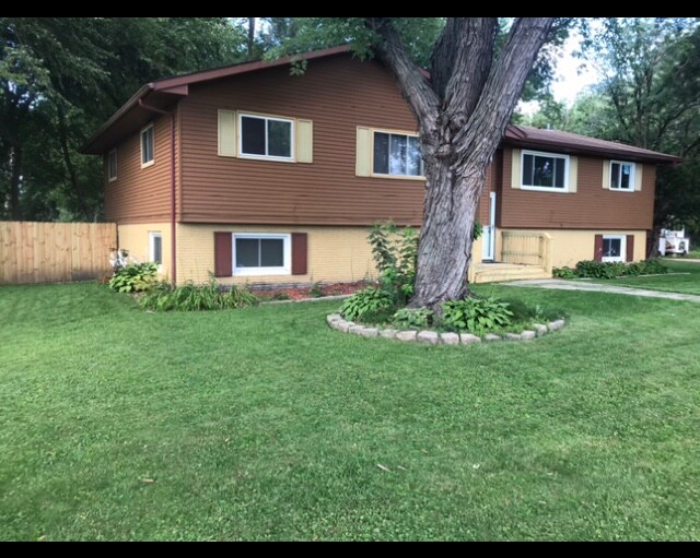 Building Photo - 1802 Martin St