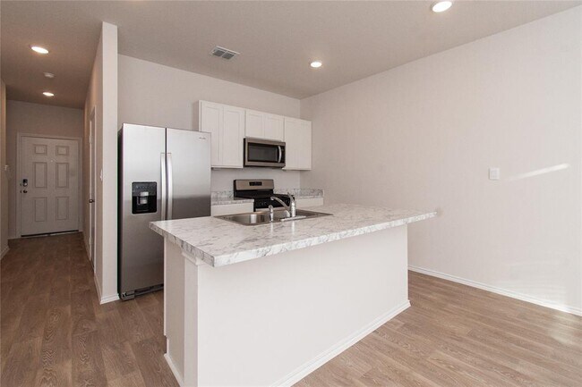 Building Photo - 201 Varner Way