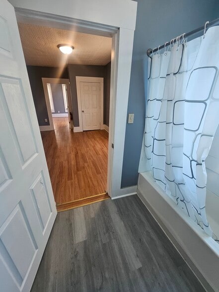 Building Photo - 287 Lake Ave