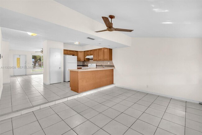 Building Photo - 5133 NE 18th Terrace