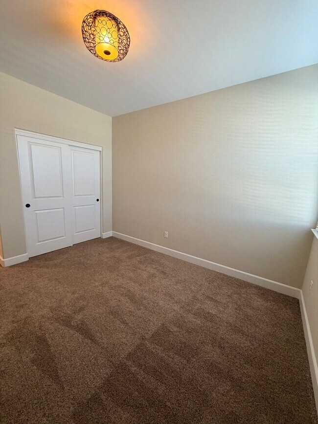 Building Photo - 1991 Wind Ranch Rd