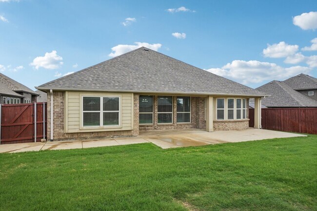Building Photo - 1616 Downing Dr