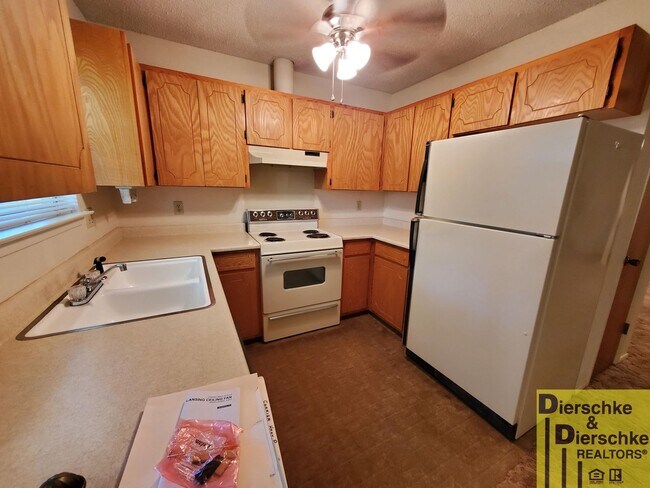 Building Photo - Cute 3 Bedroom 2 Bath House Near the Base COMING SOON!