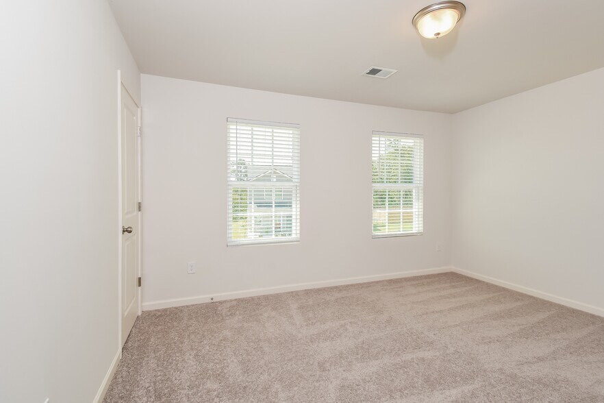 Building Photo - 101 Radford Ct