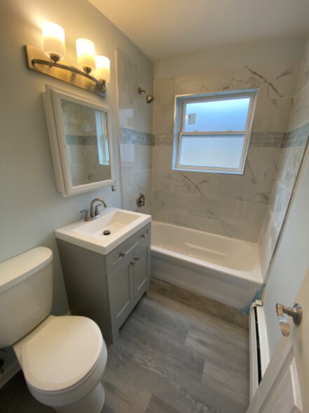 Building Photo - 398 N 3rd Ave