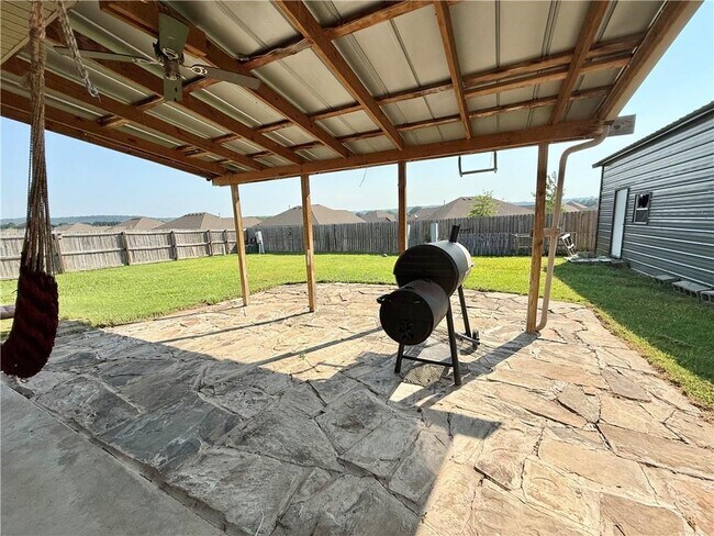Building Photo - 1140 Willow Oak