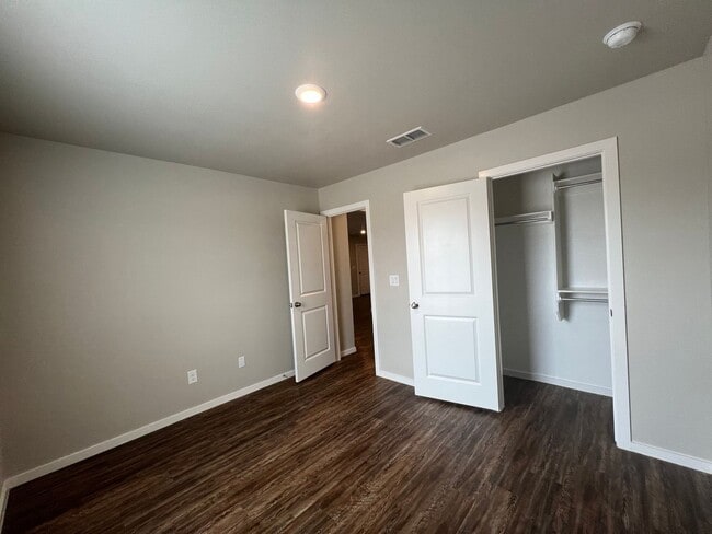 Building Photo - Available June in Frenship ISD: 3-Bedroom, 2-Bath Home!