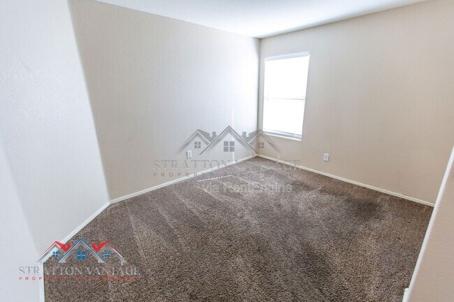 Building Photo - 12913 W Palm Ln