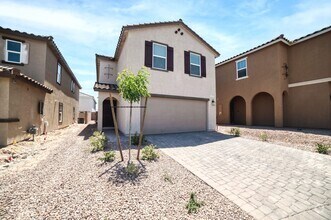 Building Photo - MOVE-IN READY! AMAZING 2023 3-BEDS 2.5 BAT...