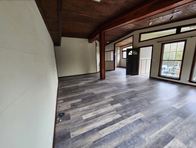 Building Photo - 57409 Brenchley Dr