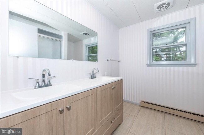 Building Photo - 6 Schaller Ln