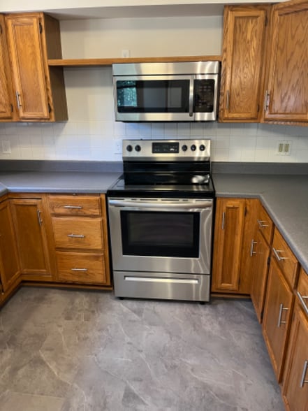 Building Photo - 4230 S 39th Ave
