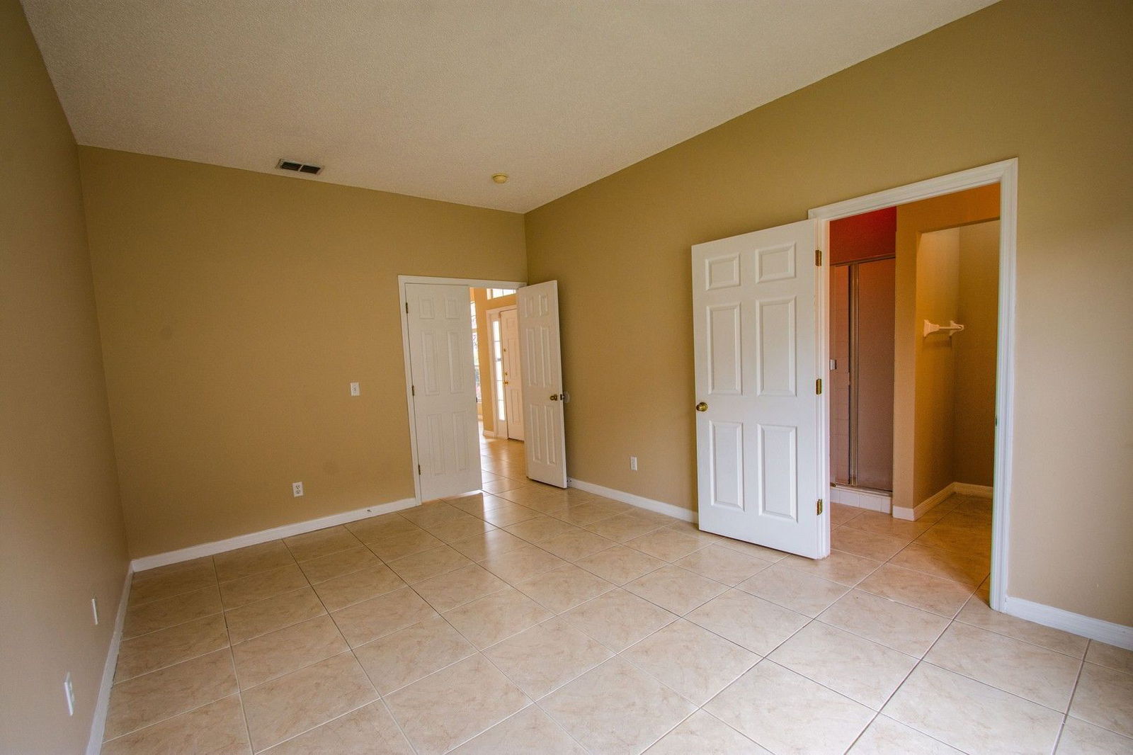 Building Photo - 421 Lockbreeze Dr