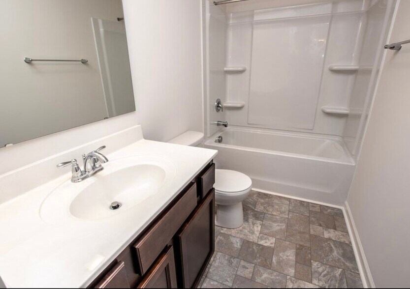 Building Photo - 106B Brookshire Lane