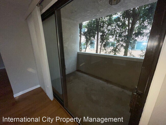 Building Photo - 2 br, 2 bath House - 2032 E Bermuda St. #107