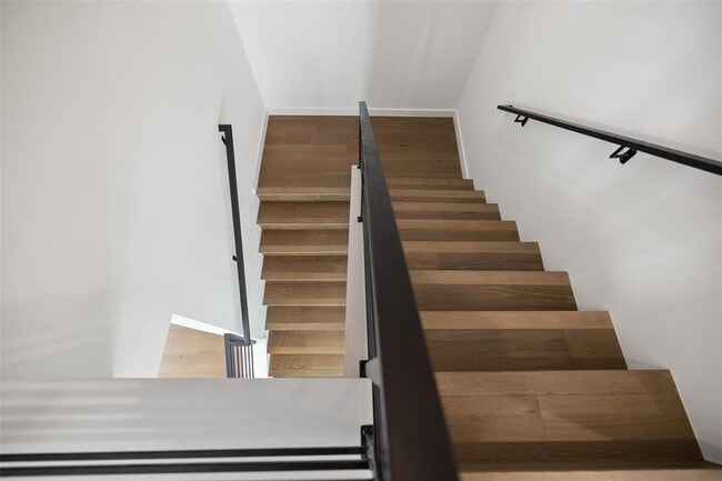 Building Photo - 705 Ariana Ct