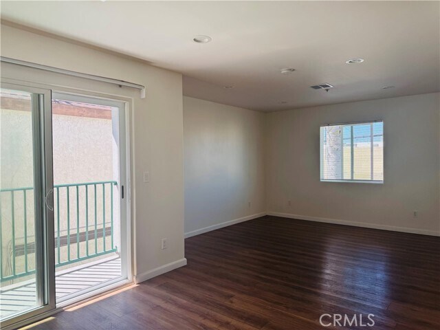 Building Photo - 7228 Independence Ave