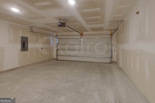 Building Photo - 112 Overstreet Way