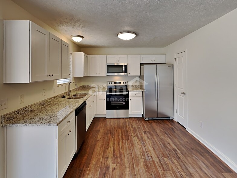 Building Photo - 3408 Ravenel Ct