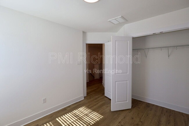Building Photo - 15325 Sunray Wy