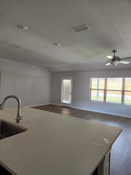 Building Photo - 2043 Atlantic Ave