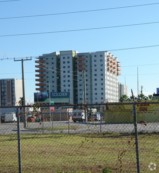 Building Photo - Pinnacle Park