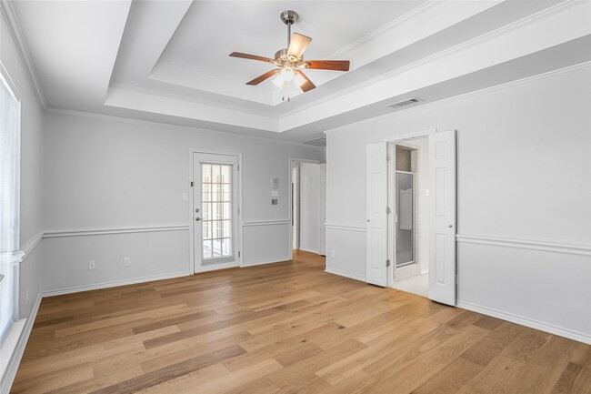 Building Photo - 2942 Woodland Hills Dr