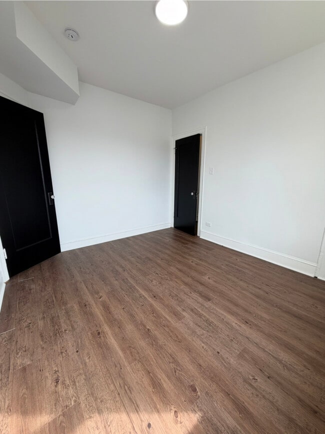 Building Photo - 7712 S Jeffery Blvd